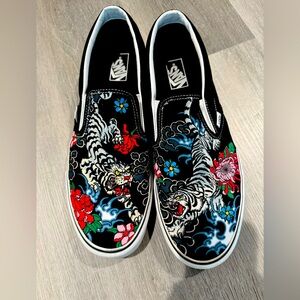 Vans Slip-On Floral Tiger 
Size 13